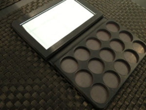 15 Well Refillable Pallete